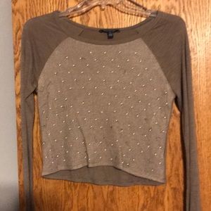 Cropped long-sleeved pearl shirt- American Eagle